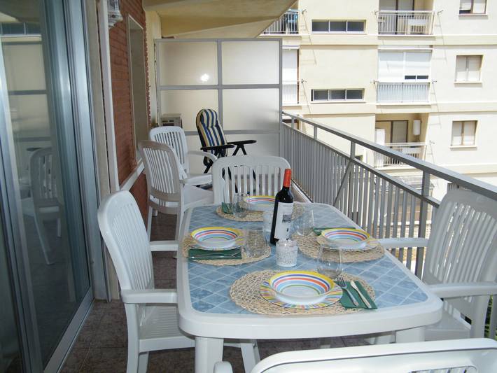 Apartamento entero, Playa de Gandía, primera línea frontal al mar. 3 dormitorios A/A. Exclusivo Familias in Platja Nord de Gandia (Gandia), Playa de Gandía