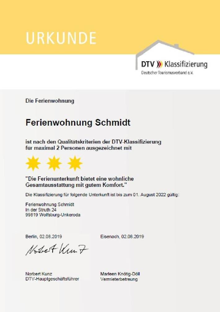 Ganze Ferienwohnung, Ferienwohnung am Rennsteig bei Eisenach - Fw mit Wohnzimmer, Schlafzimmer mit Boxspringbett und Dusche/Wc, E-Ladestation in Wartburg, Wolfsburg-Unkeroda