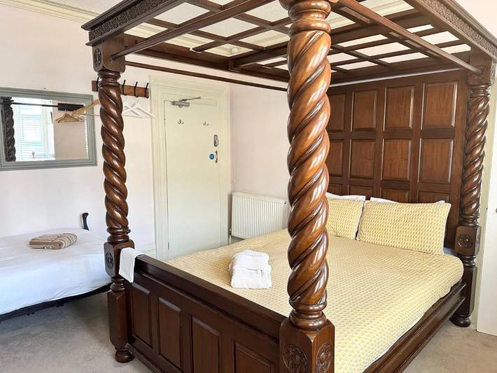 Hotel for 6 people, with garden in Bournemouth