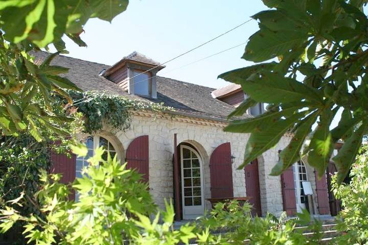 Location de vacances pour 2 personnes, avec jardin ainsi que vue et terrasse à Montpon-Ménestérol - 4