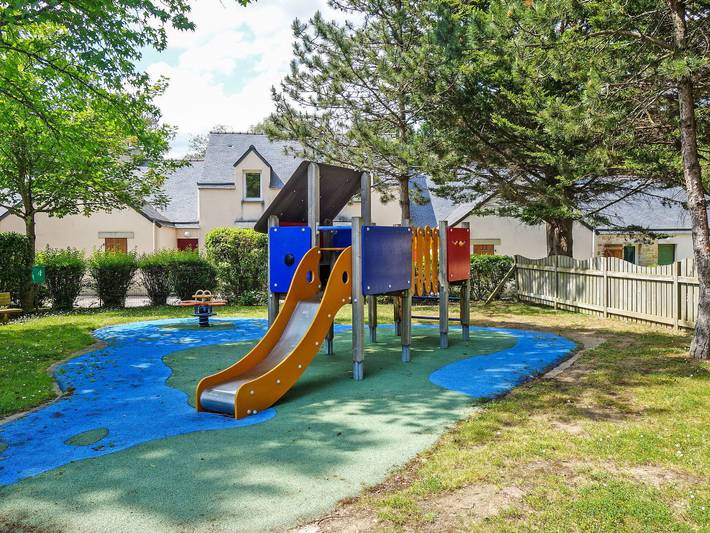 Résidence pour 4 personnes, avec piscine et jardin dans Golf Saint-Laurent - 3
