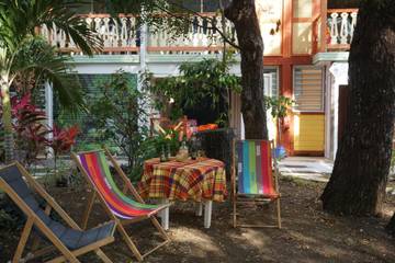 Gîte pour 3 personnes, avec piscine et terrasse dans Anse Caritan