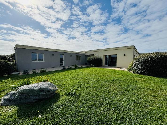 Location de vacances pour 13 personnes, avec jardin ainsi que jacuzzi et terrasse dans Plage de Port Blanc-Kerroch - 3