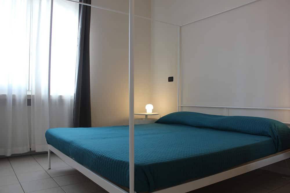 Geheel appartement, Apartment with garden and wonderful lake view in Bardolino, Garda Bergen