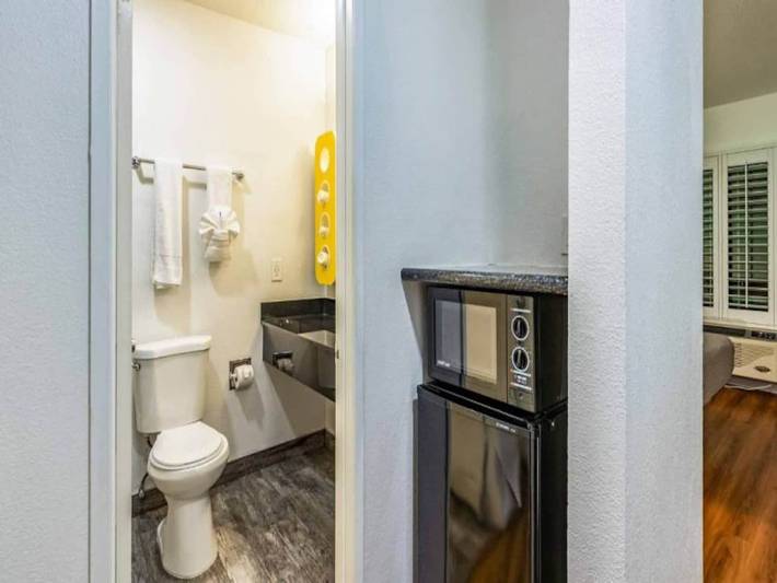 Apartamento entero, 1 cama tamaño queen | Suite, microondas, para no fumadores in Fountain Valley (California), Condado de Orange