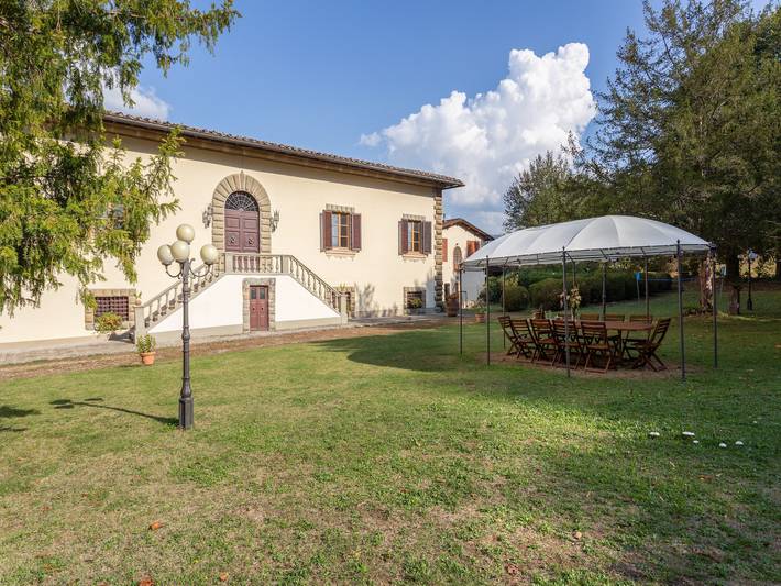 Agriturismo per 20 persone, con Terrazza e Giardino nonché Piscina e Sauna a Vicchio