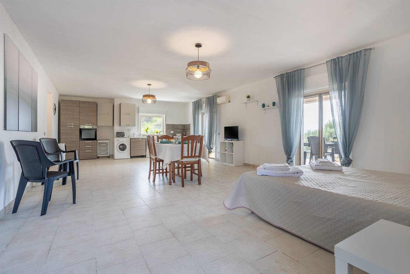 Casa vacanze 'Casa Vista Mare tra gli Ulivi' con piscina, Wi-Fi e aria condizionata in Provincia di Palermo