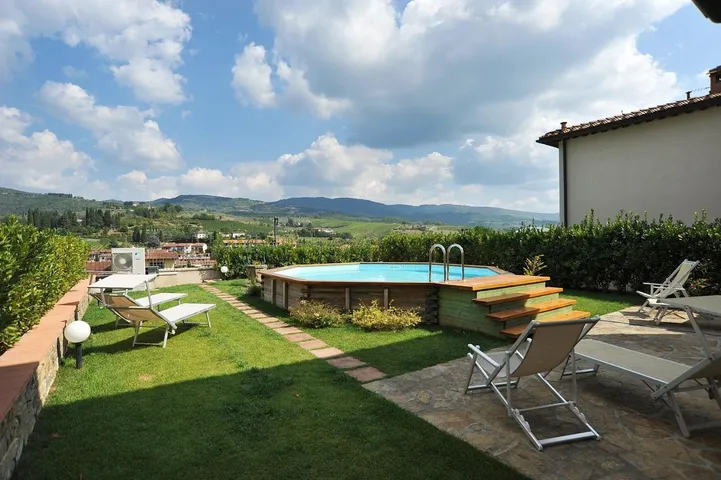 Chalet para 7 personas, con vistas además de piscina y jardín - 1