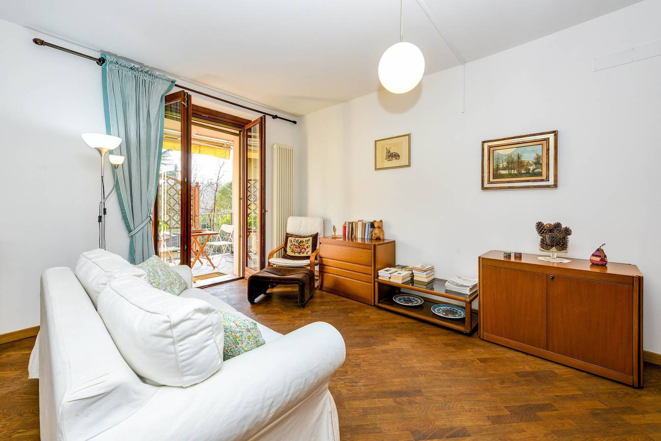 Appartamento intero, Appartamento 'Nel Centro Di Salò' con Balcone, Wi-Fi e Aria Condizionata in Salò, Prealpi Gardesane