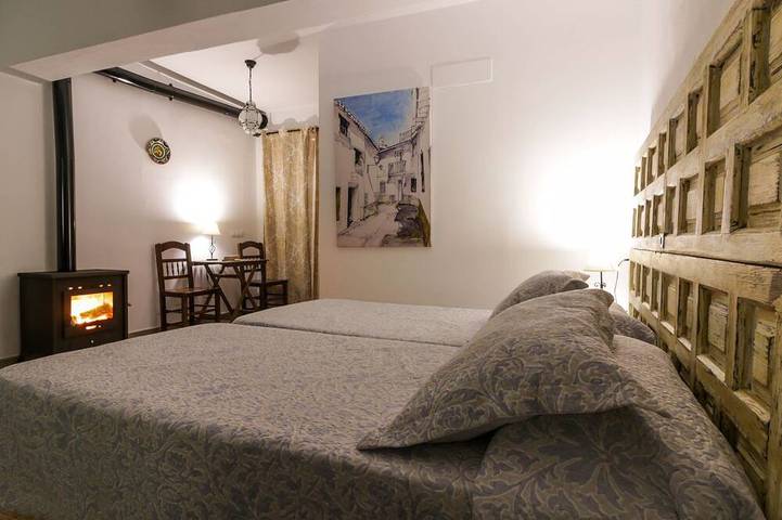 Smaragdpool, private Terrasse, herrliche Aussicht. Haus Recentar. in Jimera de Líbar, Málaga Provinz