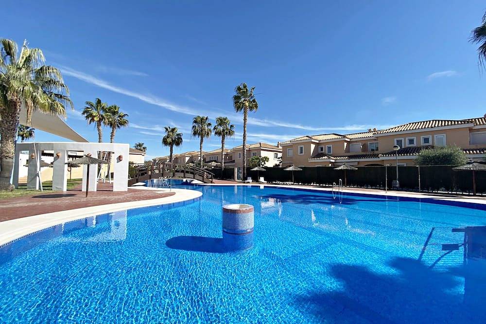 Entire apartment, Pls - Apartment with terrace and parking in Vera Playa in Vera, Costa de Almería