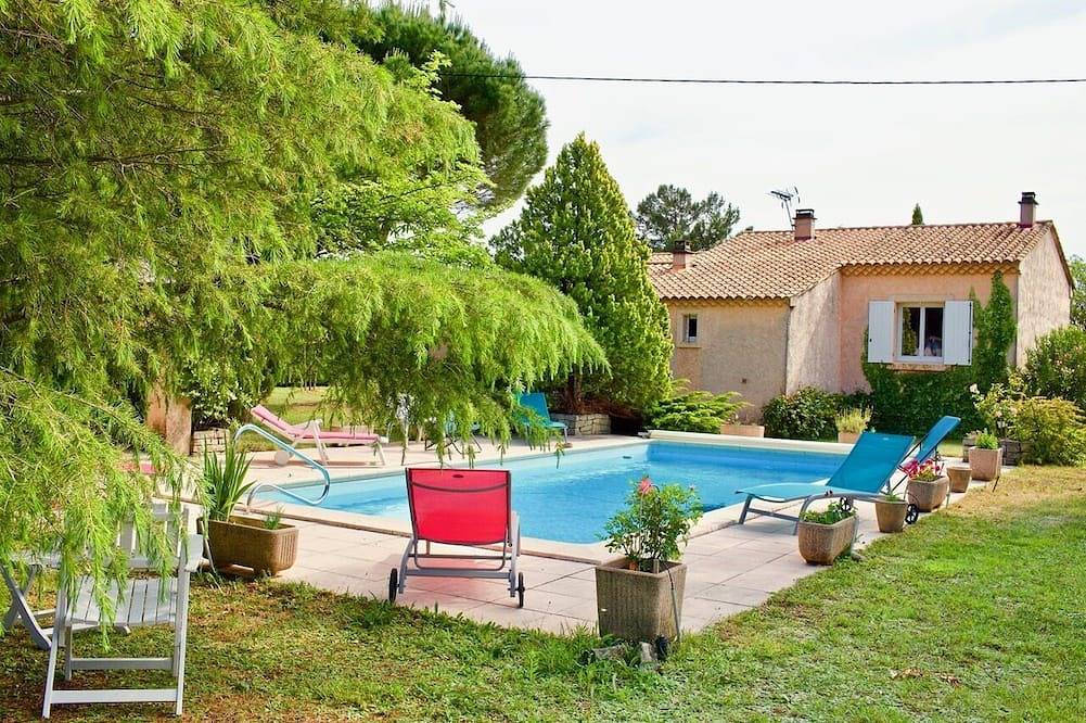 Les Murmures du Temps Air-conditioned 3-bedroom villa in Carpentras with swimming pool in Carpentras, Parc naturel régional du Mont-Ventoux