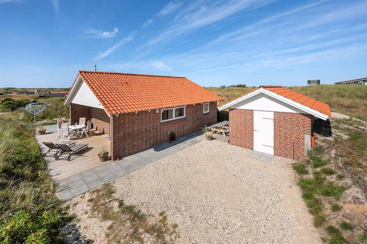 Ferieudlejning for 4 personer, med sauna og terrasse, husdyr tilladt i Bjerregård