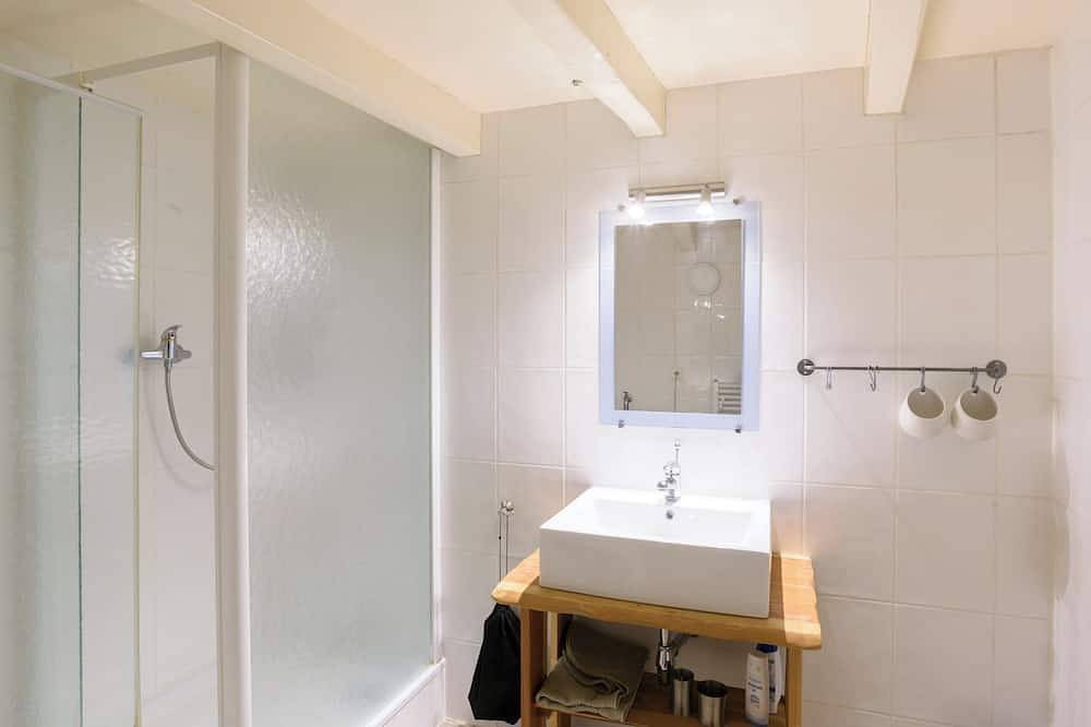 Ganze Wohnung, Rue du Centre | Bright duplex near Montreux train station in Chernex, Montreux