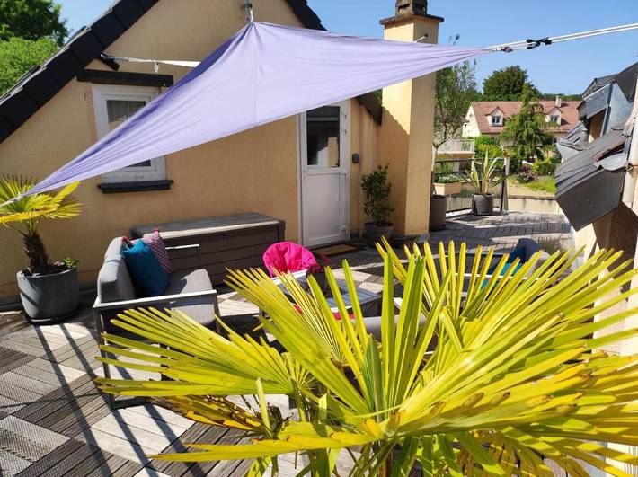 Gîte pour 4 personnes, avec Balcon et Terrasse ainsi que Jardin et Vue à Luisant