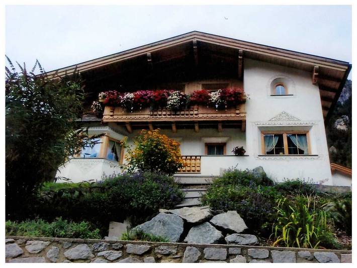 Ferienwohnung für 4 Personen, mit Terrasse und Garten sowie Ausblick in Pfunds