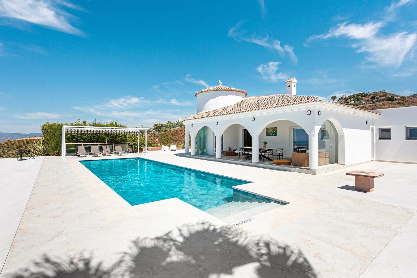 Villa 'Clery Algarrobo' with sea views, Wi-Fi and air conditioning in Arenas, Costa del Sol