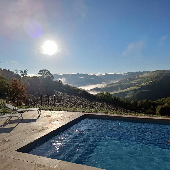 Gîte pour 8 personnes, avec Terrasse ainsi que Jardin et Piscine