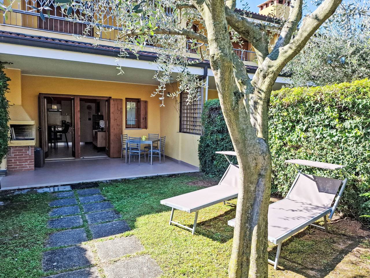 Appartamento intero, Accogliente appartamento vicino al Lago di Garda con parcheggio e terrazza in Colà, Lazise