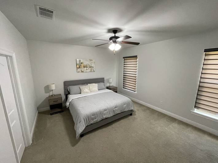 Vacation rental for 8 people, with yard in Lake Charles