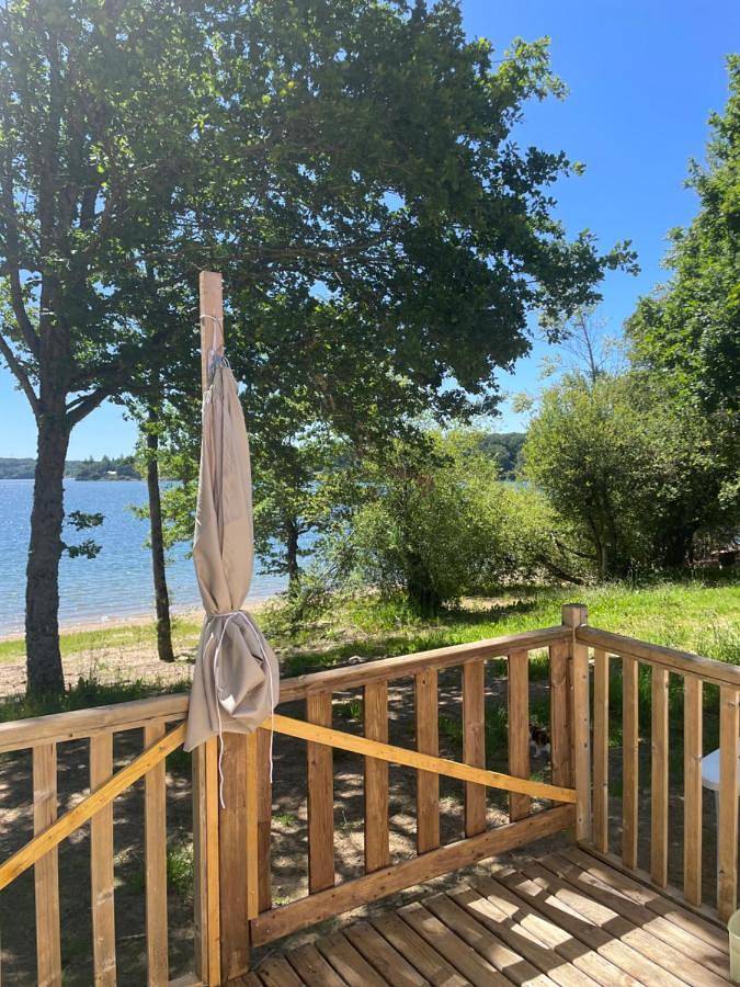 Location de vacances pour 7 personnes, avec vue et vue sur le lac ainsi que jardin et terrasse dans Lac de Pareloup - 3