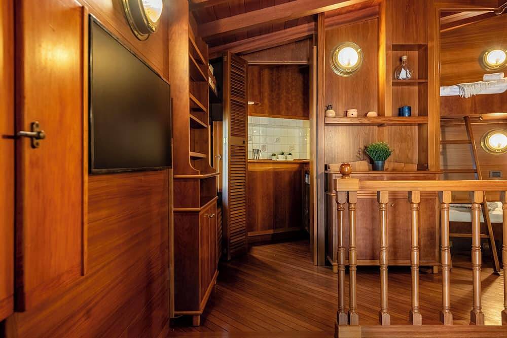 Entire apartment, Portofino Sea View Home in Paraggi, Portofino, Italy in Portofino, Portofino Regional Nature Park