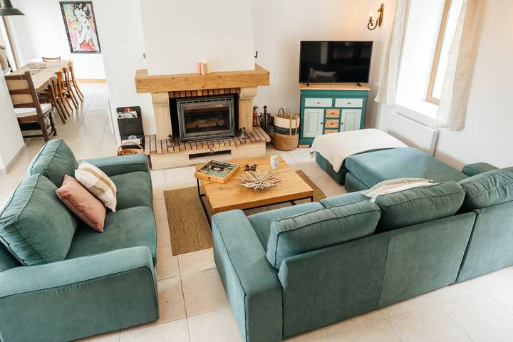 Gîte pour 8 personnes, avec piscine ainsi que balcon et jardin à Les Châtelliers-Châteaumur - 3