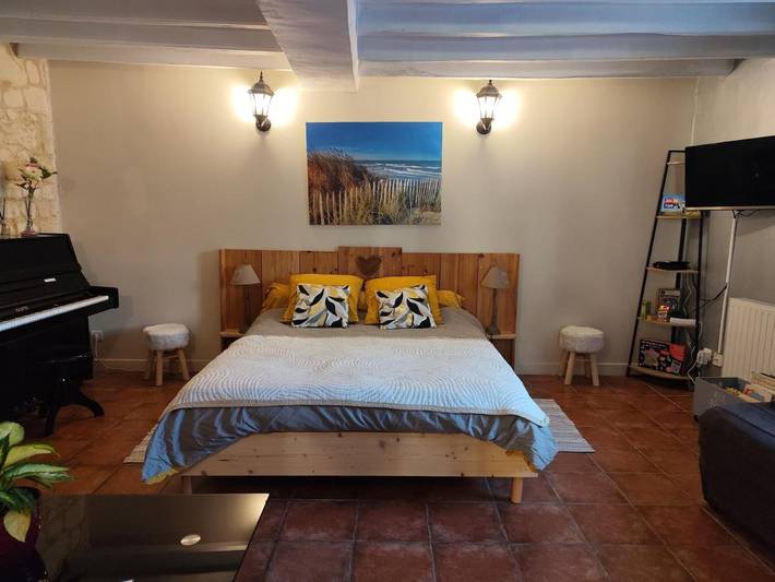 Gîte pour 4 personnes, avec Terrasse ainsi que Jardin et Piscine à Loudun - 4