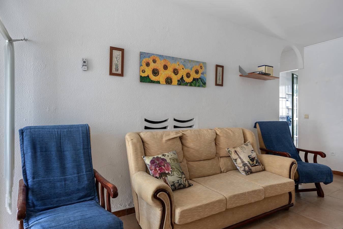 Apartamento entero, Apartamento 'Dos Dormitorios' con piscina compartida, terraza privada y jardín compartido in Los Gallos-Cerromolino, Chiclana de la Frontera