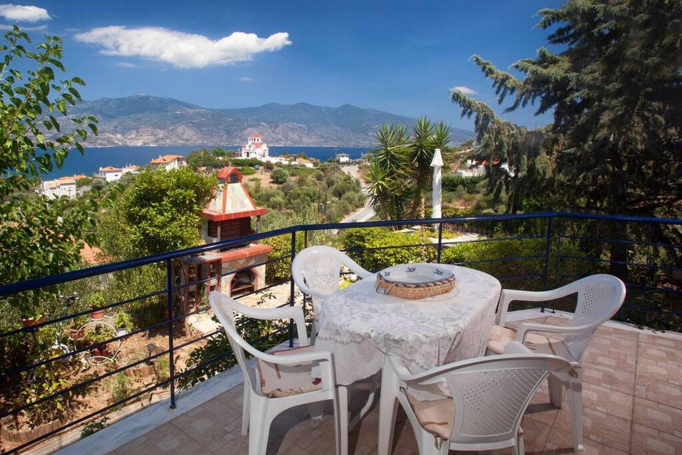 Villa für 4 Personen mit Balkon in Magnisia