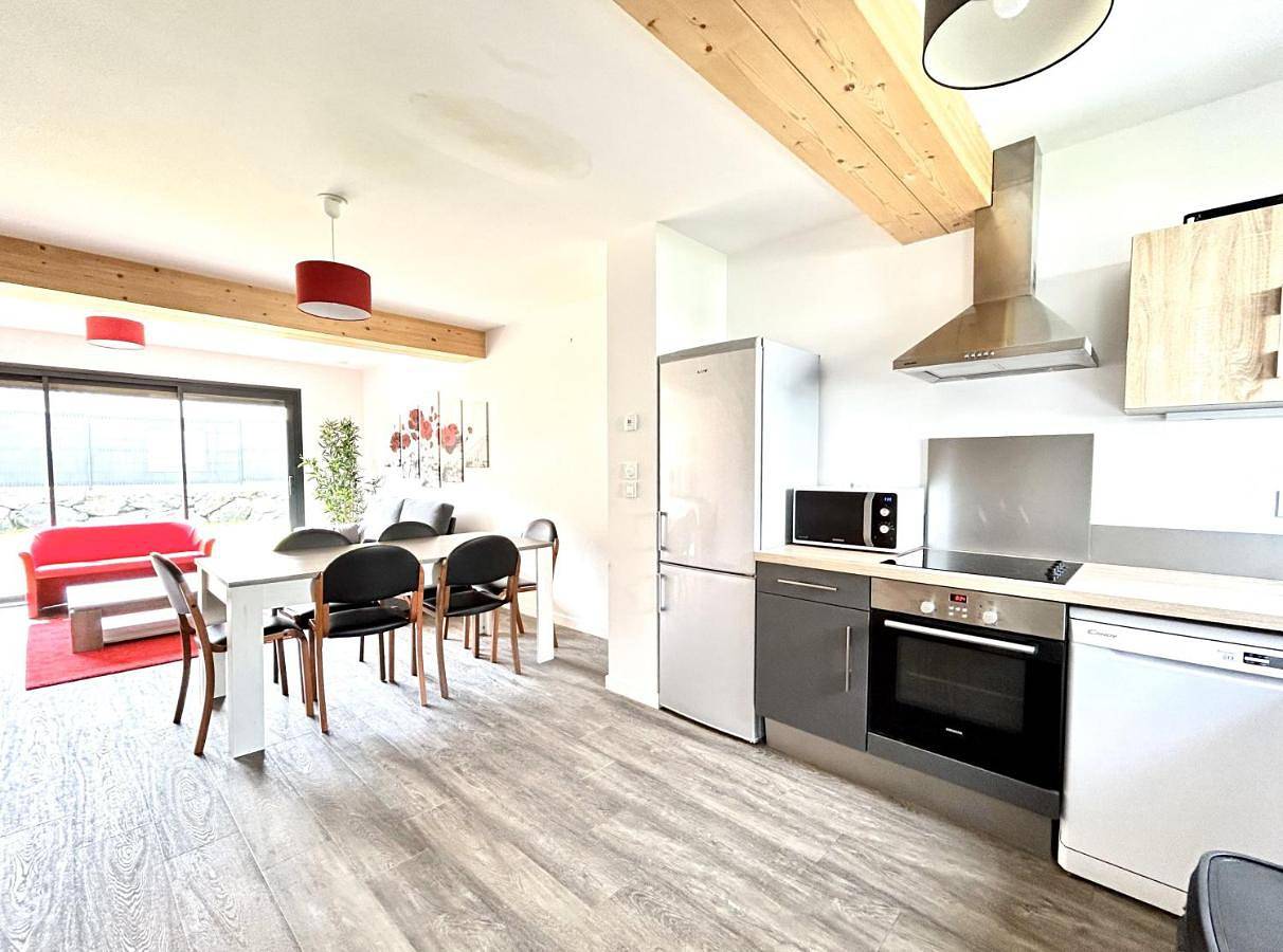 Appartement entier, One-Bedroom Apartment in Le Pallet, Région de Nantes