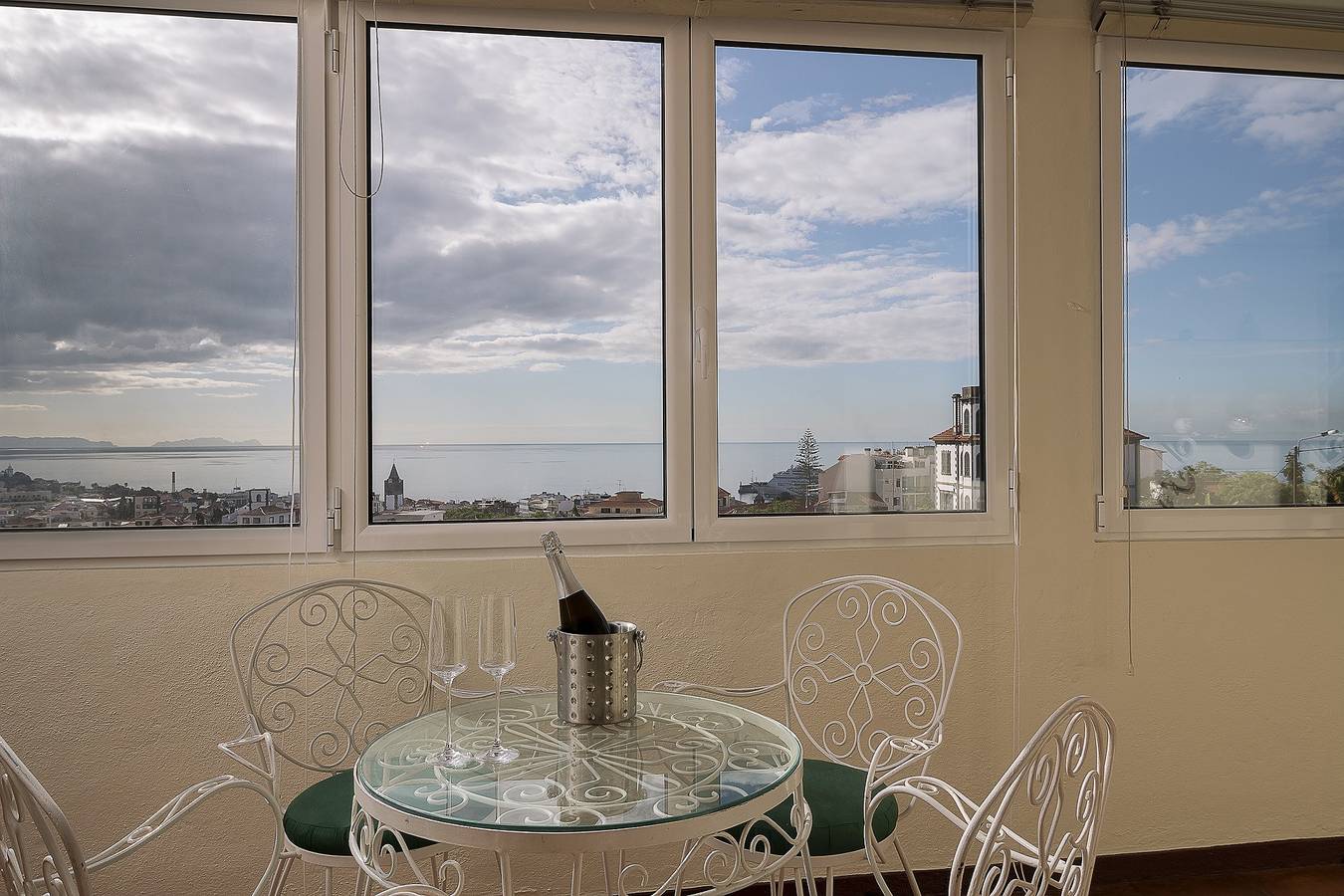 Funchal Window City Center by Madeira Sun Travel in Funchal (São Pedro), Isla de Madeira