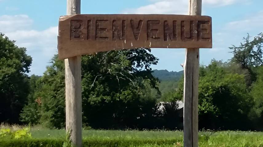 Gîte pour 6 personnes, avec terrasse, animaux acceptés à Eyliac