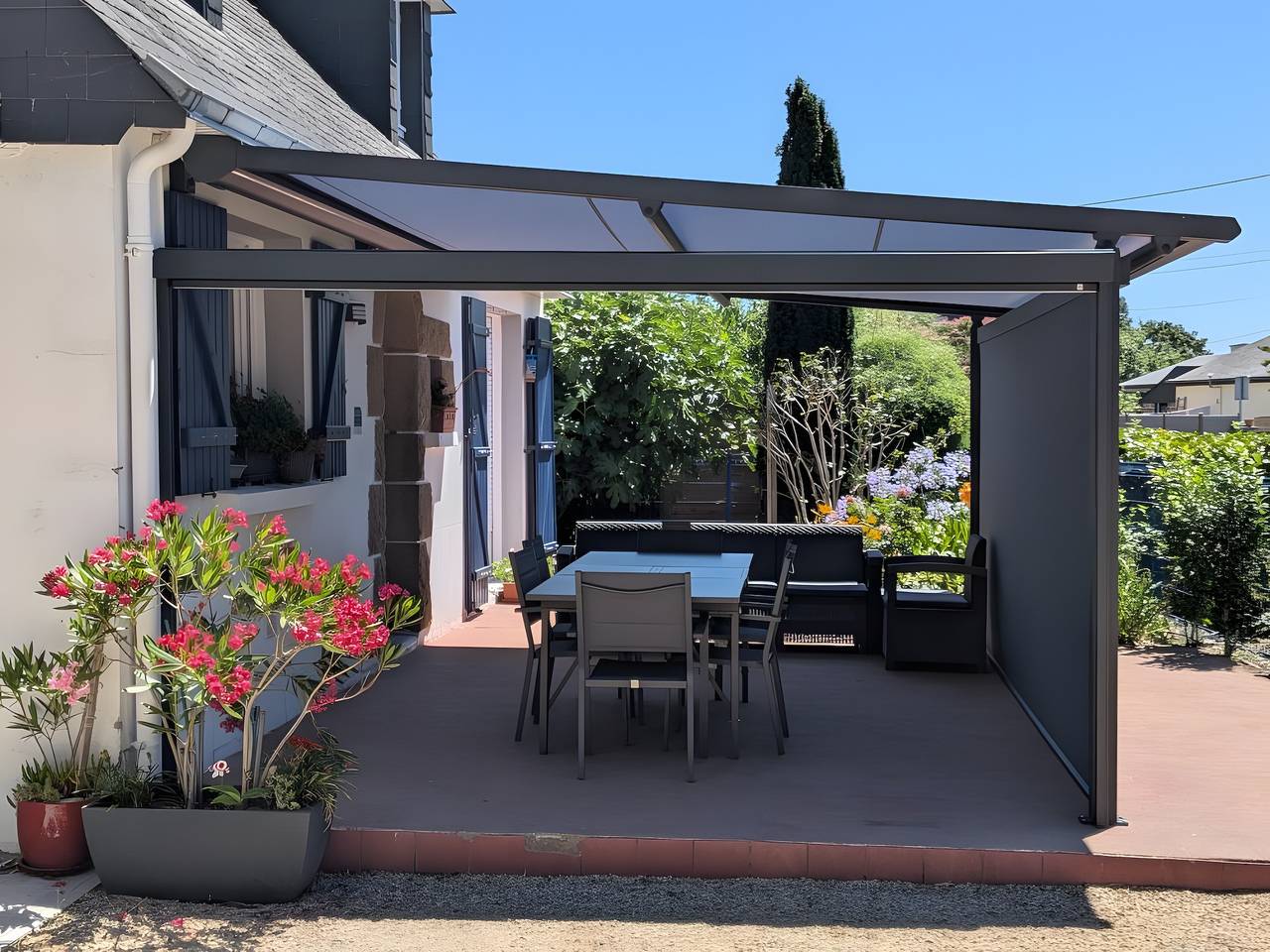 Maison de vacances 'La Maison Bleue' avec terrasse privée, jardin privé et Wi-Fi 3 étoiles in Plouhinec (Morbihan), Côte des Mégalithes