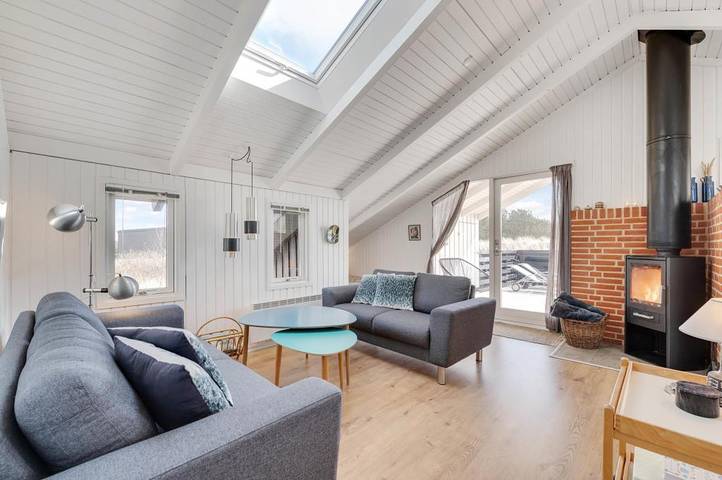 Gemütliches Ferienhaus für 4 Personen mit Sauna und Badetonne in Bjerregård, Holmsland Klit