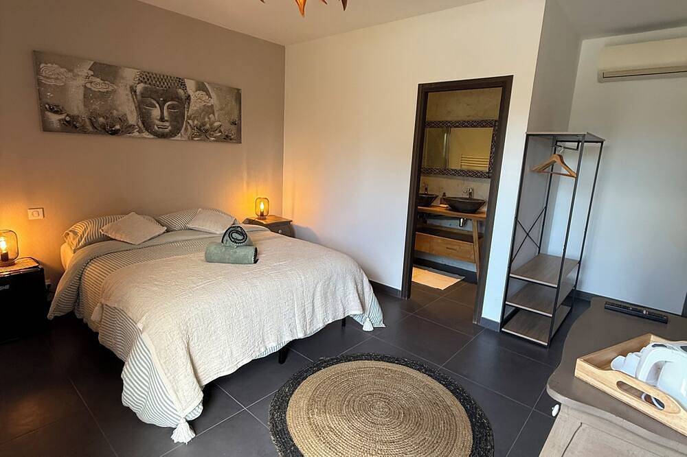 Casa Avvena 1 -  Chambre d'hôtes avec Petit déjeuner in Lecci, Arrondissement de Sartène