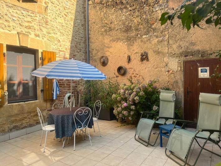 Maison de vacances pour 4 personnes, avec Balcon et Terrasse ainsi que Jardin et Vue à Belvès