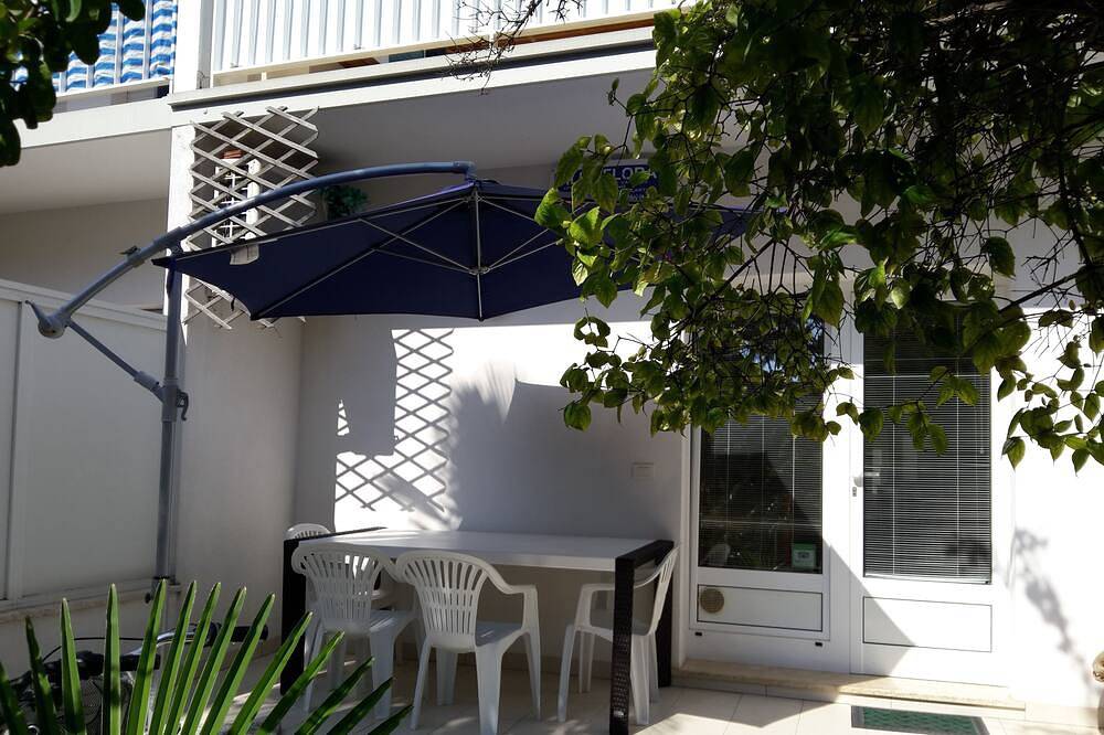 Ganze Wohnung, Wohnung mit Terrasse und Garten im Zentrum und in der Nähe des Strandes in Settimo Cielo, Grado