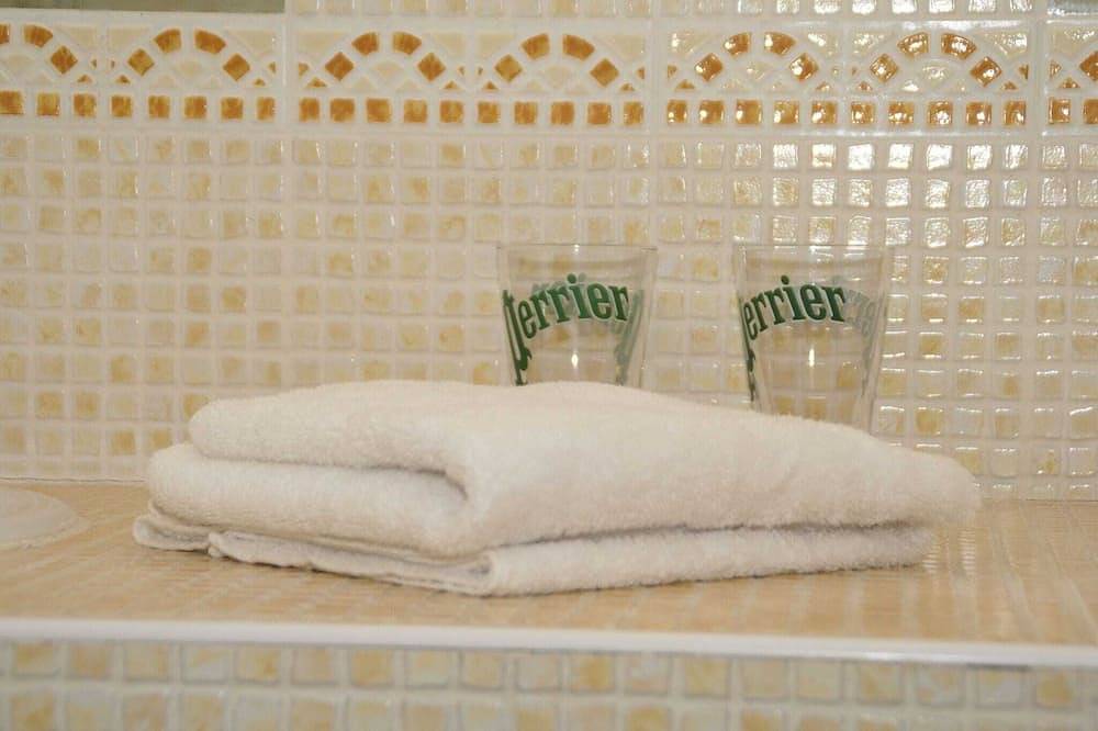 Entire apartment, Cycling Escape in Montbrun in Montbrun-les-Bains, Nyons region