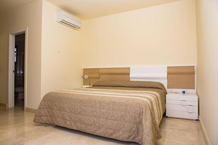 Gîte pour 6 personnes, avec piscine et terrasse dans La Caleta - 3