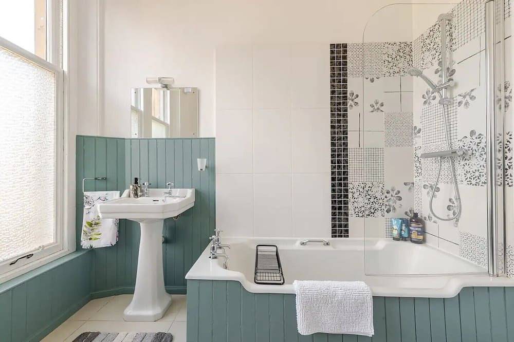 Entire apartment, Lovely apartment with balcony in the Grange, close to Morningside & Marchmont. in Edinburgh, Edinburgh and Lothian