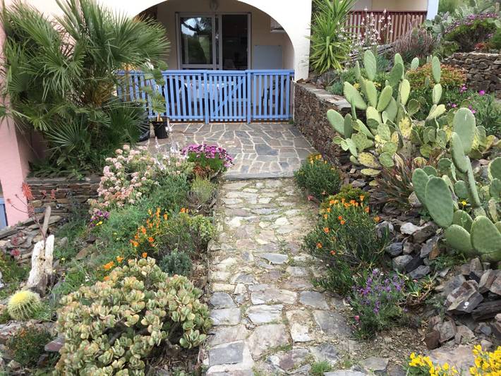 Gîte pour 4 personnes, avec piscine ainsi que jardin et terrasse, animaux acceptés dans Occitanie - 2