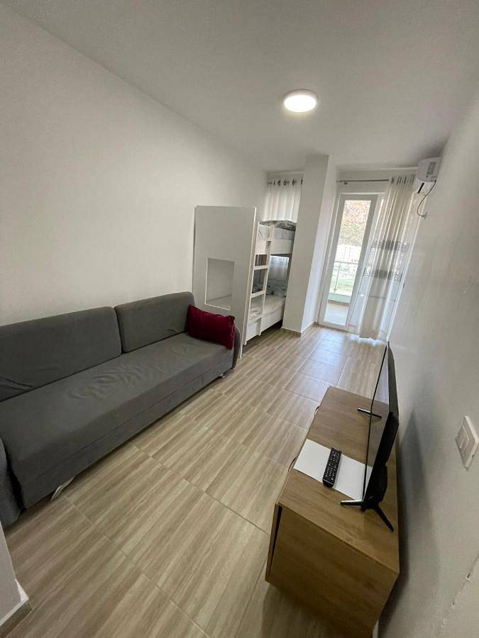 Gîte pour 5 personnes, avec vue et jardin ainsi que piscine et bassin pour enfant dans Lezhë - 2