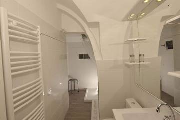 Gîte pour 2 personnes, avec terrasse dans Place Massena