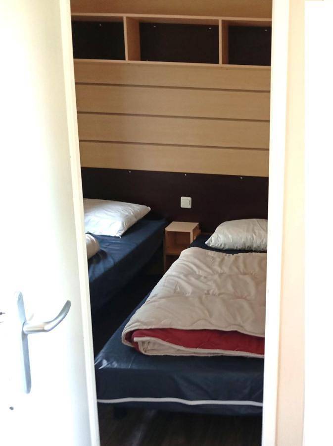 Camping pour 6 personnes, avec bassin pour enfant ainsi que jardin et piscine dans le Luberon - 4