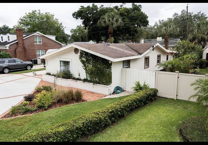 Vacation rental for 6 people, with yard and terrace in Lakeland