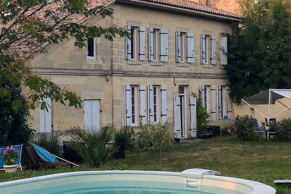 Près St Emilion Gîte 4 à 7 personnes 2 à 4 ch Clim Wifi Piscine Jardin Terrasse in Región de Libourne