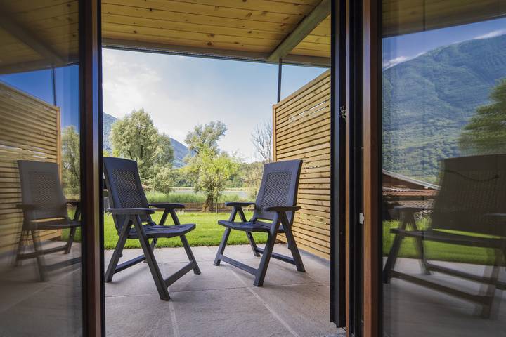 Vacation rental for 4 people, with yard and sauna as well as lake view in Lake Lugano