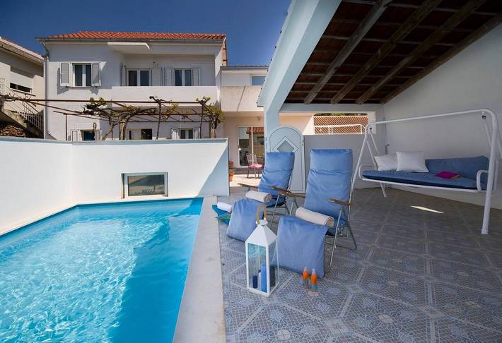 Ferienhaus für 6 Personen, mit Balkon/Terrasse und Pool, mit Haustier