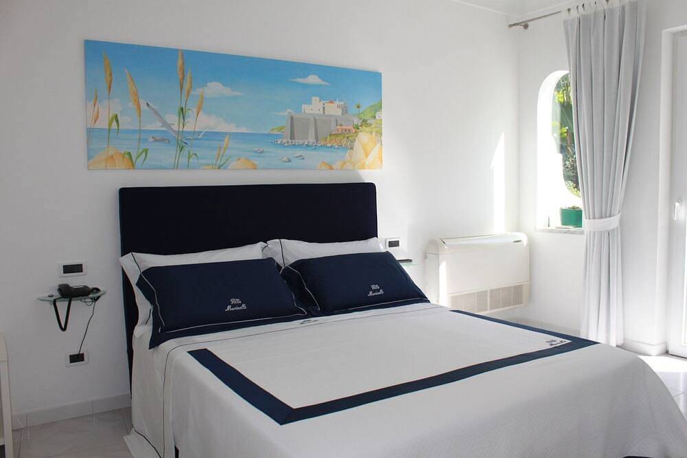 Elegant Mediterranean-style residence to enjoy the beauty of Ischia. in Casamicciola Terme, Ischia